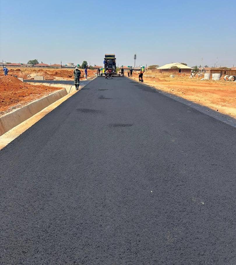 Fresh hot asphalt mix